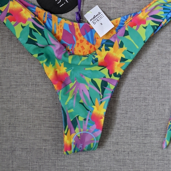 Small Swingin Safari - Picture 3 of 3